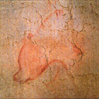 Mit Ockerfarbe gemalter Kopf eines Höhlenbären
